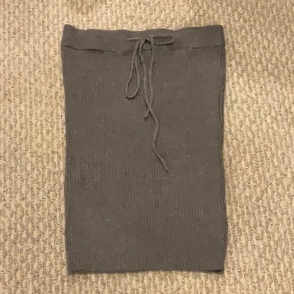 no comment Dresses & Skirts - Gray Knee-Length Pencil Skirt with Tie Front